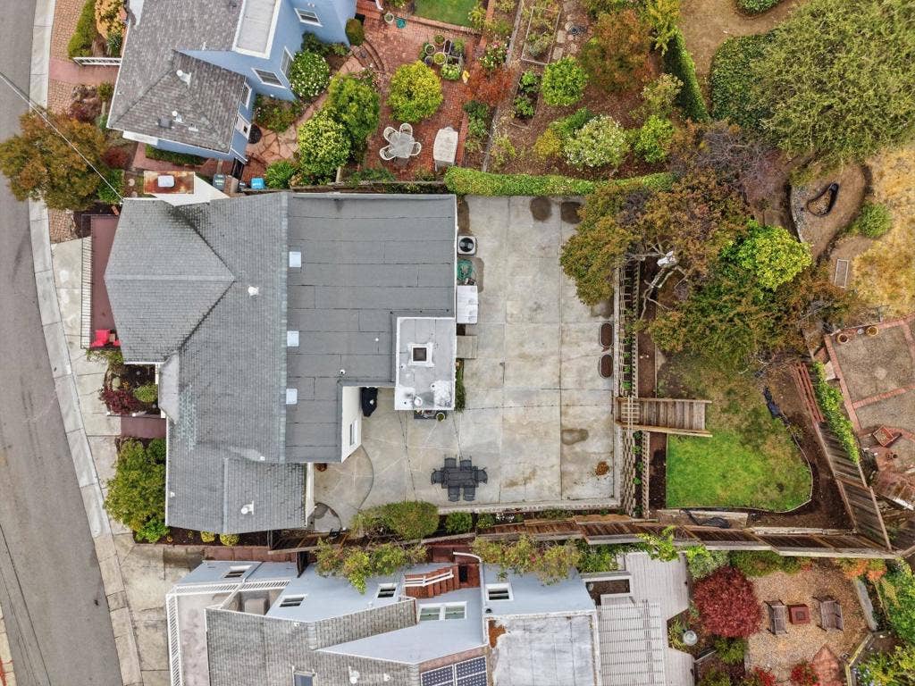 4024 Bayview Avenue, San Mateo, CA 94403 4024 Bayview Avenue, San Mateo, CA 94403