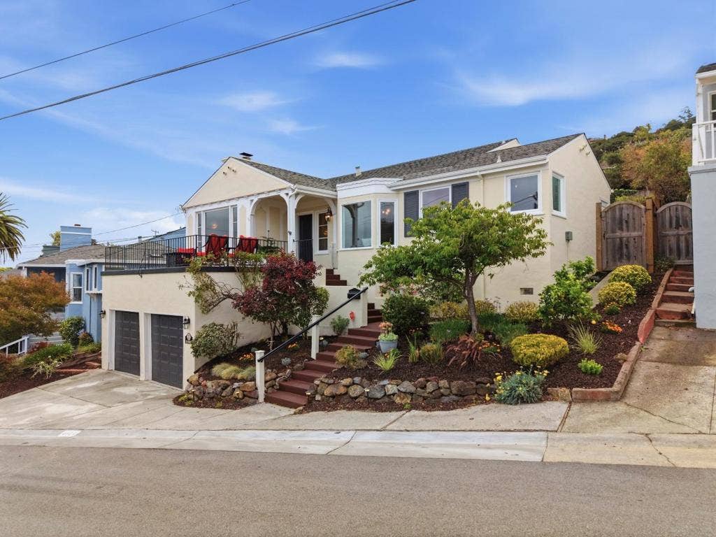 4024 Bayview Avenue, San Mateo, CA 94403 4024 Bayview Avenue, San Mateo, CA 94403
