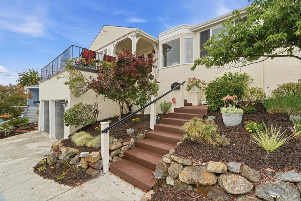 4024 Bayview Avenue, San Mateo, CA 94403 4024 Bayview Avenue, San Mateo, CA 94403