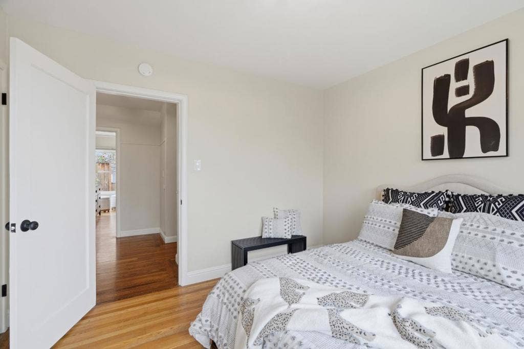 4024 Bayview Avenue, San Mateo, CA 94403 4024 Bayview Avenue, San Mateo, CA 94403