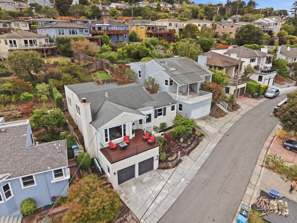 4024 Bayview Avenue, San Mateo, CA 94403 4024 Bayview Avenue, San Mateo, CA 94403