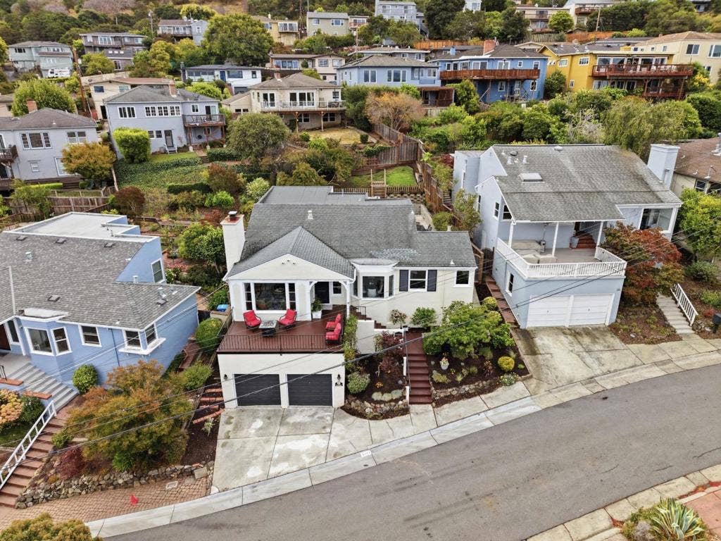 4024 Bayview Avenue, San Mateo, CA 94403 4024 Bayview Avenue, San Mateo, CA 94403