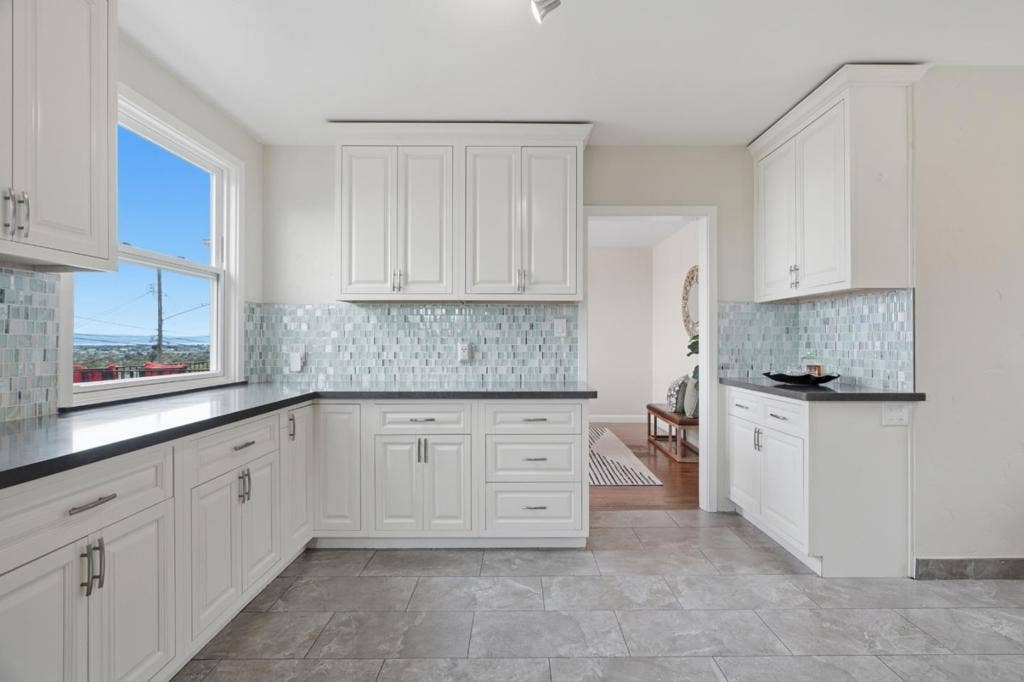 4024 Bayview Avenue, San Mateo, CA 94403 4024 Bayview Avenue, San Mateo, CA 94403