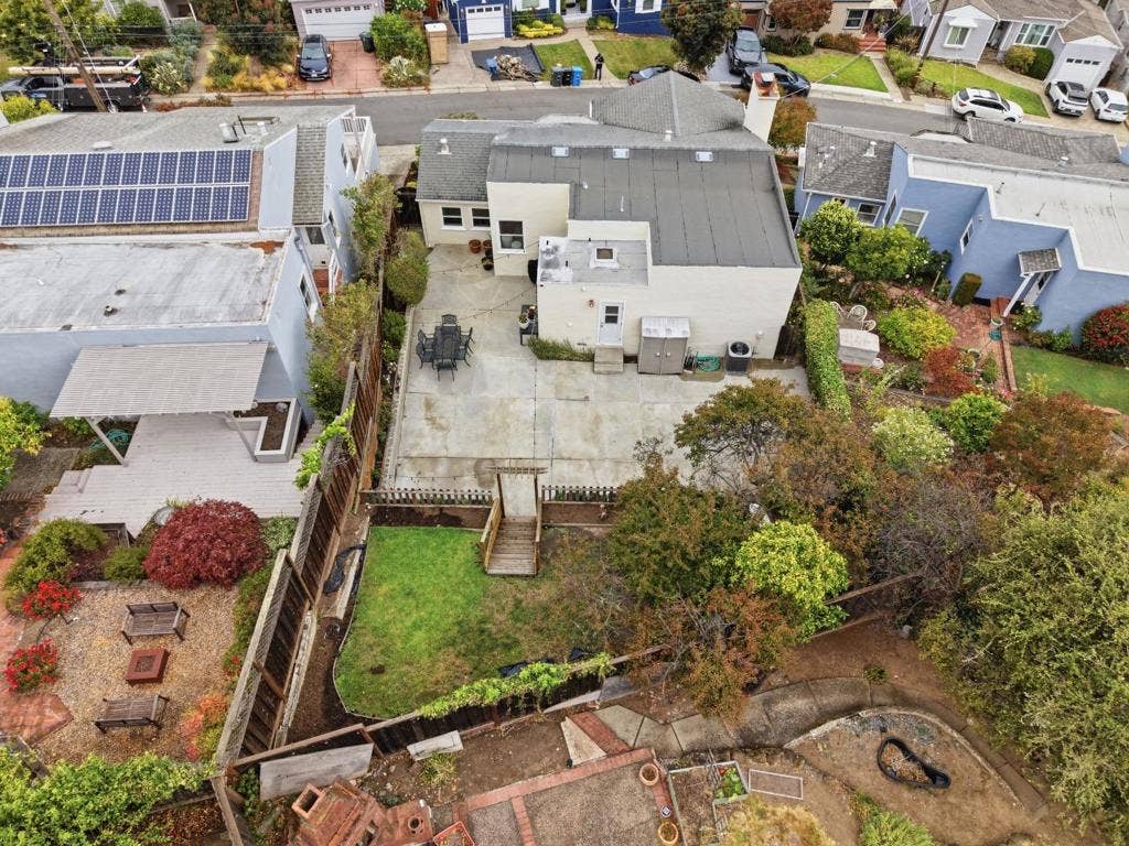 4024 Bayview Avenue, San Mateo, CA 94403 4024 Bayview Avenue, San Mateo, CA 94403