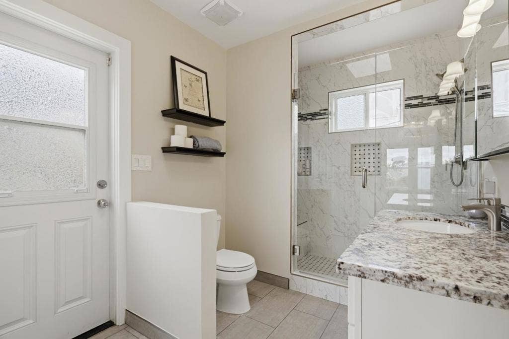 4024 Bayview Avenue, San Mateo, CA 94403 4024 Bayview Avenue, San Mateo, CA 94403