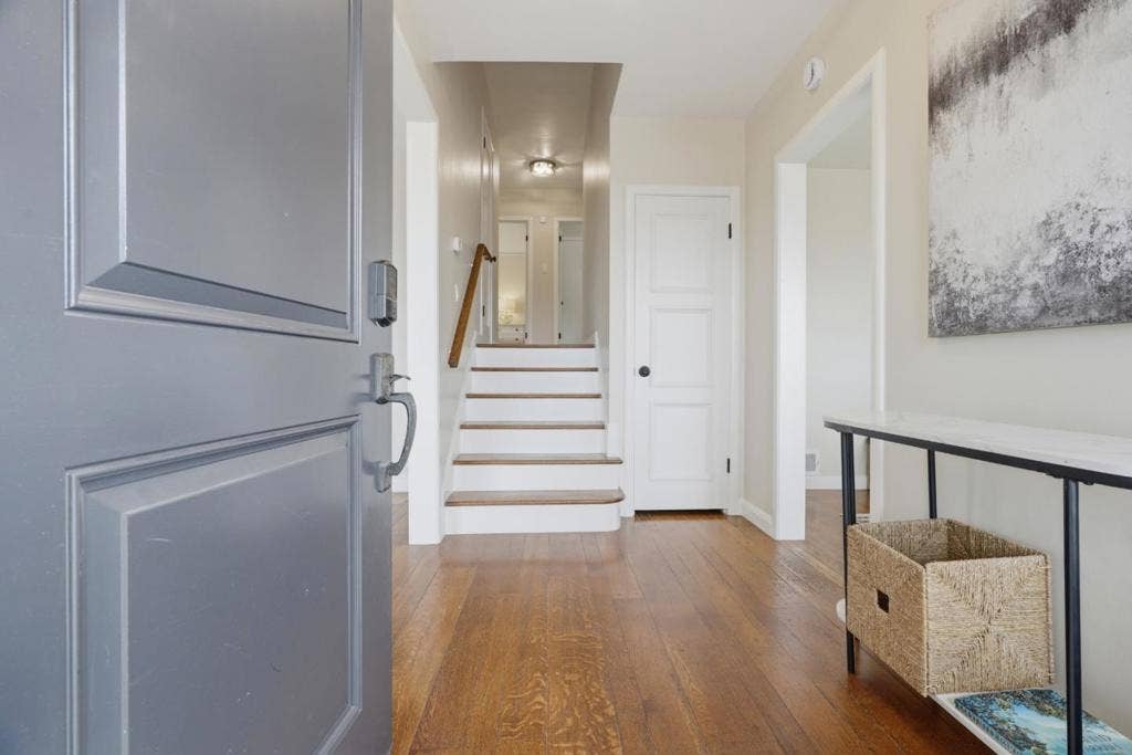 4024 Bayview Avenue, San Mateo, CA 94403 4024 Bayview Avenue, San Mateo, CA 94403