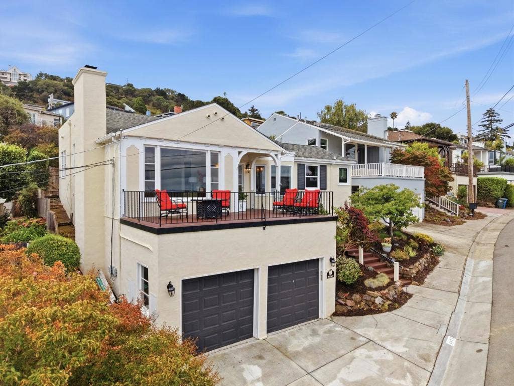 4024 Bayview Avenue, San Mateo, CA 94403 4024 Bayview Avenue, San Mateo, CA 94403