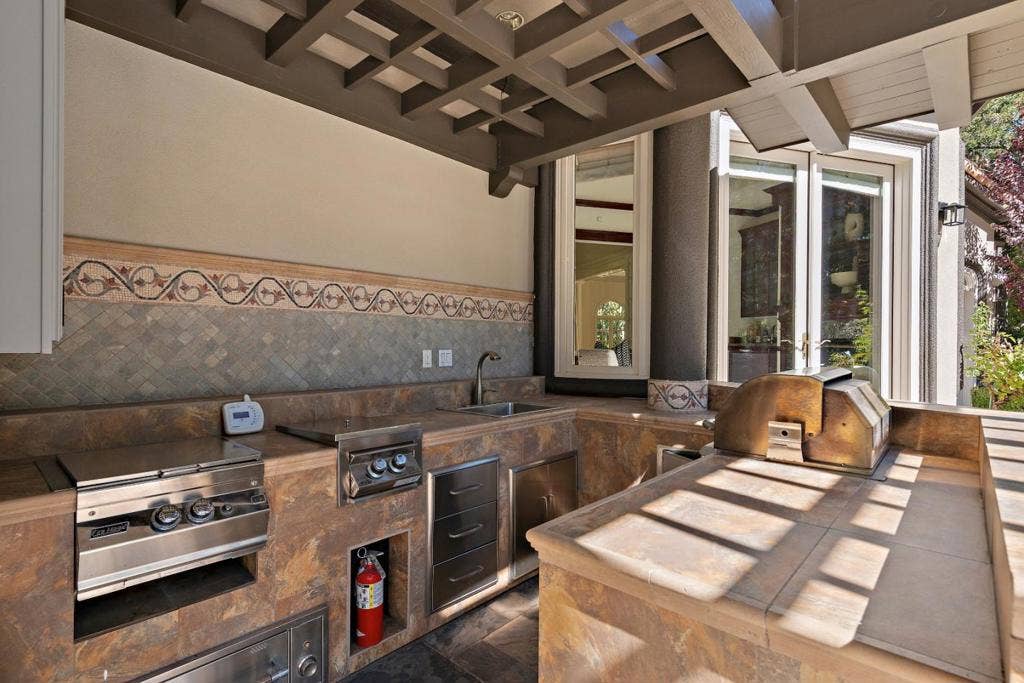 59 Somerset Lane, Atherton, CA 94027