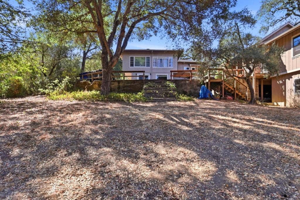 388 Albion Avenue, Woodside, CA 94062 388 Albion Avenue, Woodside, CA 94062