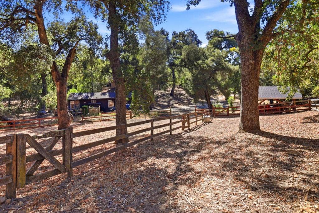 388 Albion Avenue, Woodside, CA 94062 388 Albion Avenue, Woodside, CA 94062