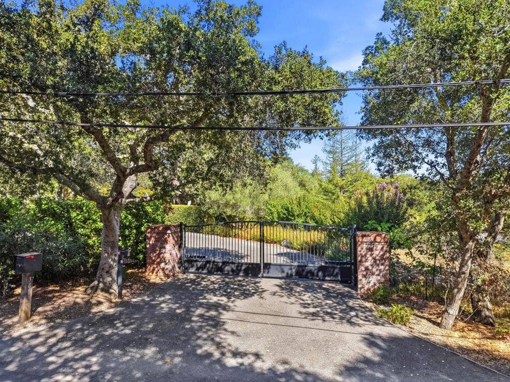 388 Albion Avenue, Woodside, CA 94062 388 Albion Avenue, Woodside, CA 94062