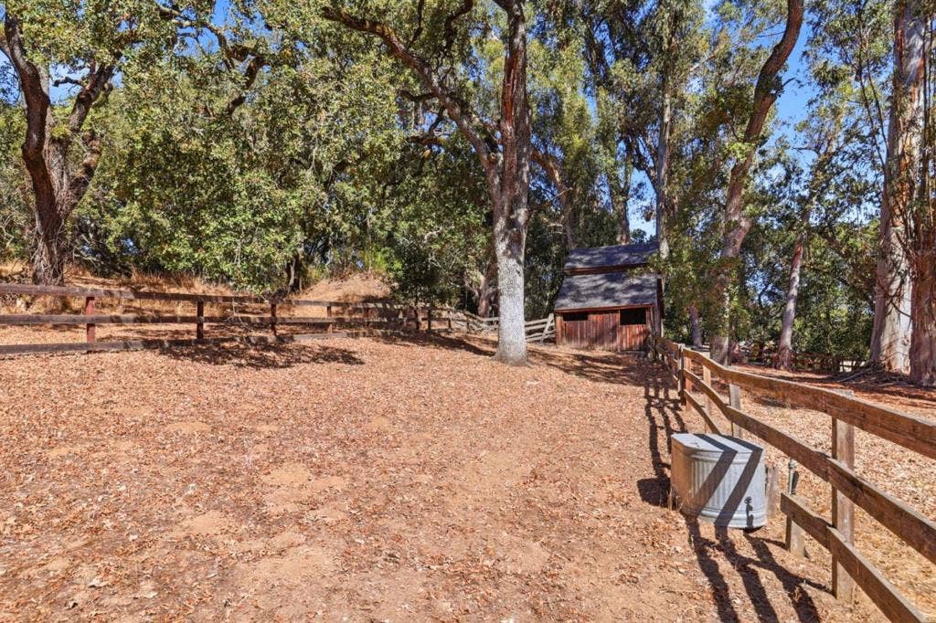 388 Albion Avenue, Woodside, CA 94062 388 Albion Avenue, Woodside, CA 94062