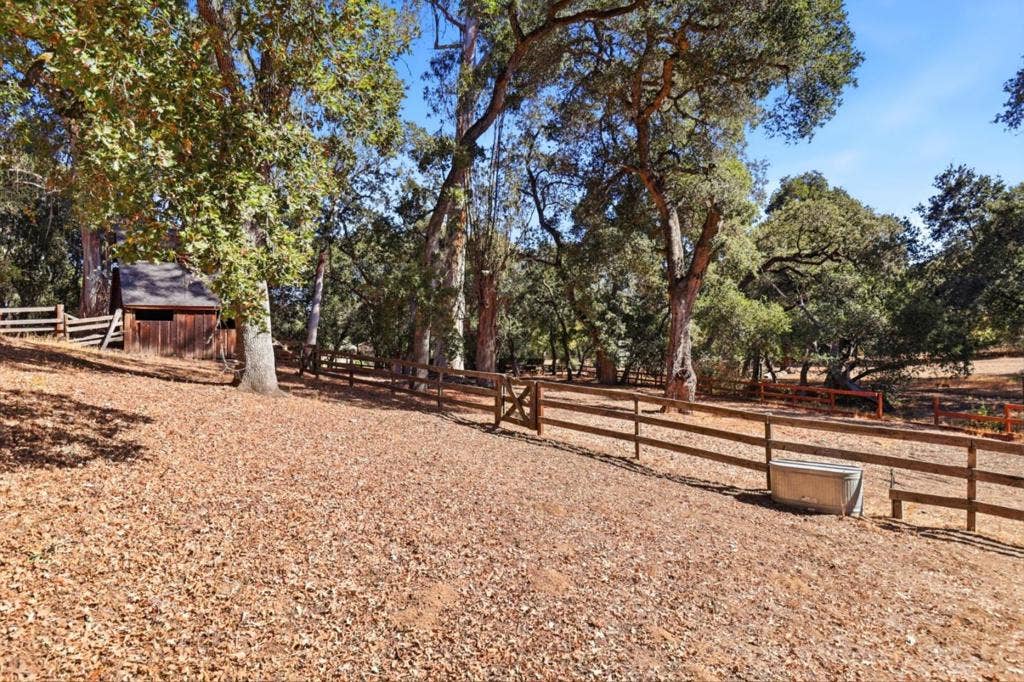 388 Albion Avenue, Woodside, CA 94062 388 Albion Avenue, Woodside, CA 94062
