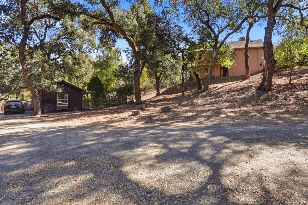 388 Albion Avenue, Woodside, CA 94062 388 Albion Avenue, Woodside, CA 94062
