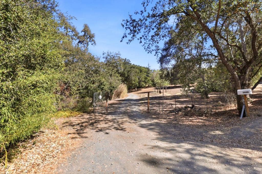 388 Albion Avenue, Woodside, CA 94062 388 Albion Avenue, Woodside, CA 94062