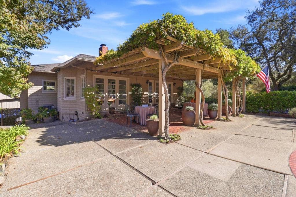 388 Albion Avenue, Woodside, CA 94062 388 Albion Avenue, Woodside, CA 94062
