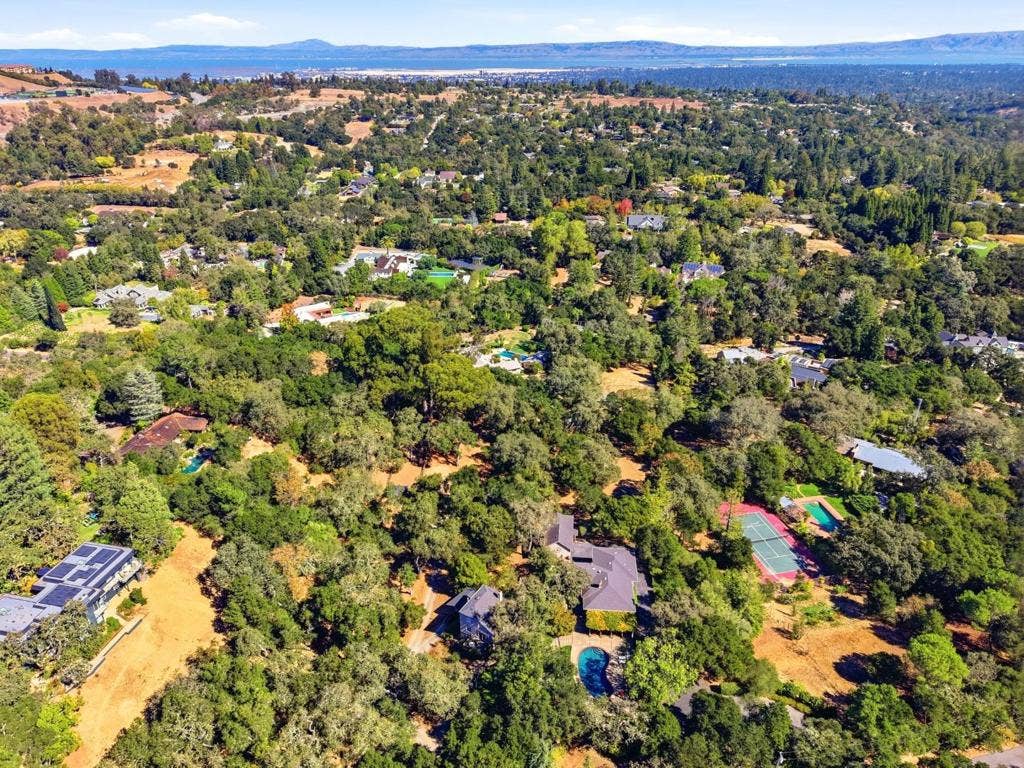 388 Albion Avenue, Woodside, CA 94062 388 Albion Avenue, Woodside, CA 94062