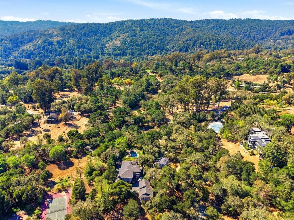 388 Albion Avenue, Woodside, CA 94062 388 Albion Avenue, Woodside, CA 94062