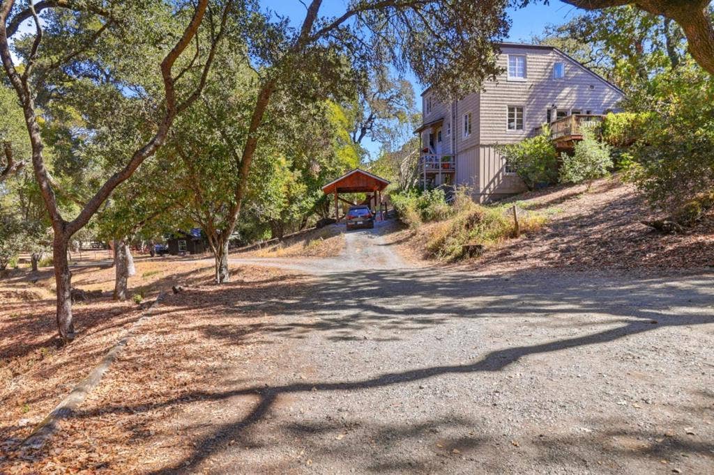 388 Albion Avenue, Woodside, CA 94062 388 Albion Avenue, Woodside, CA 94062