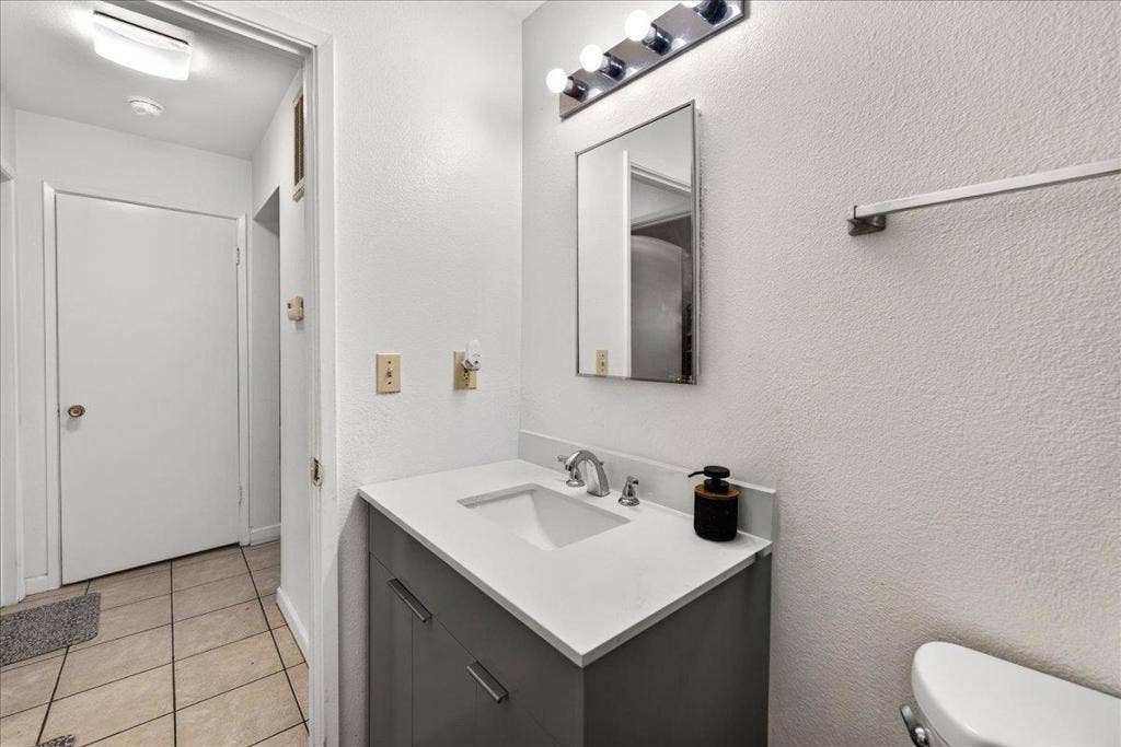 5601 Hoffman Court, San Jose, CA 95118 5601 Hoffman Court, San Jose, CA 95118