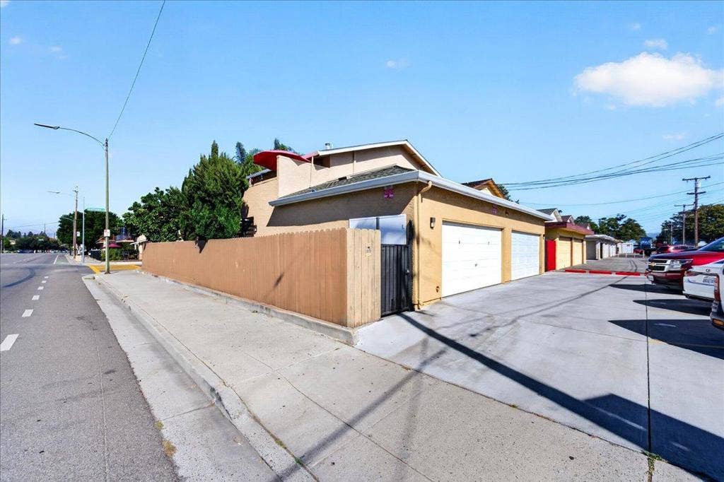 5601 Hoffman Court, San Jose, CA 95118 5601 Hoffman Court, San Jose, CA 95118