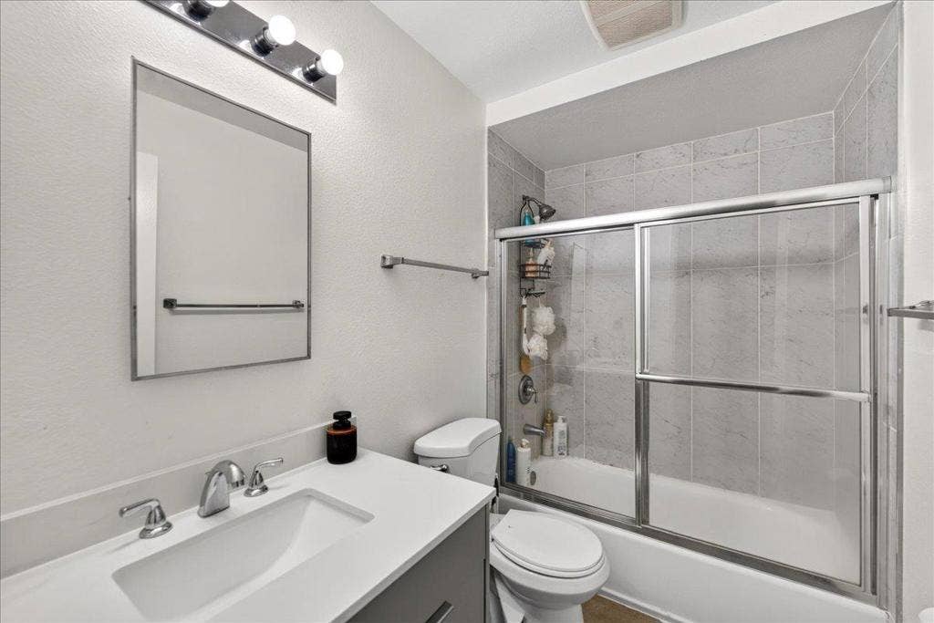 5601 Hoffman Court, San Jose, CA 95118 5601 Hoffman Court, San Jose, CA 95118