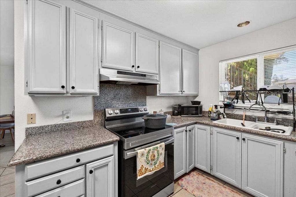 5601 Hoffman Court, San Jose, CA 95118 5601 Hoffman Court, San Jose, CA 95118