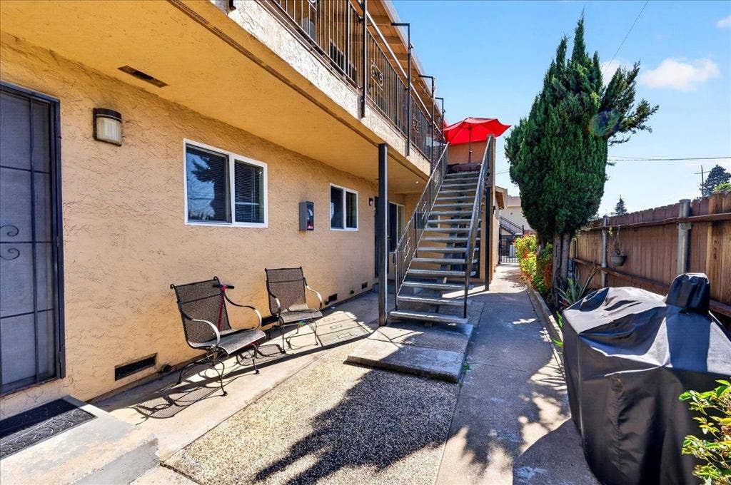 5601 Hoffman Court, San Jose, CA 95118 5601 Hoffman Court, San Jose, CA 95118
