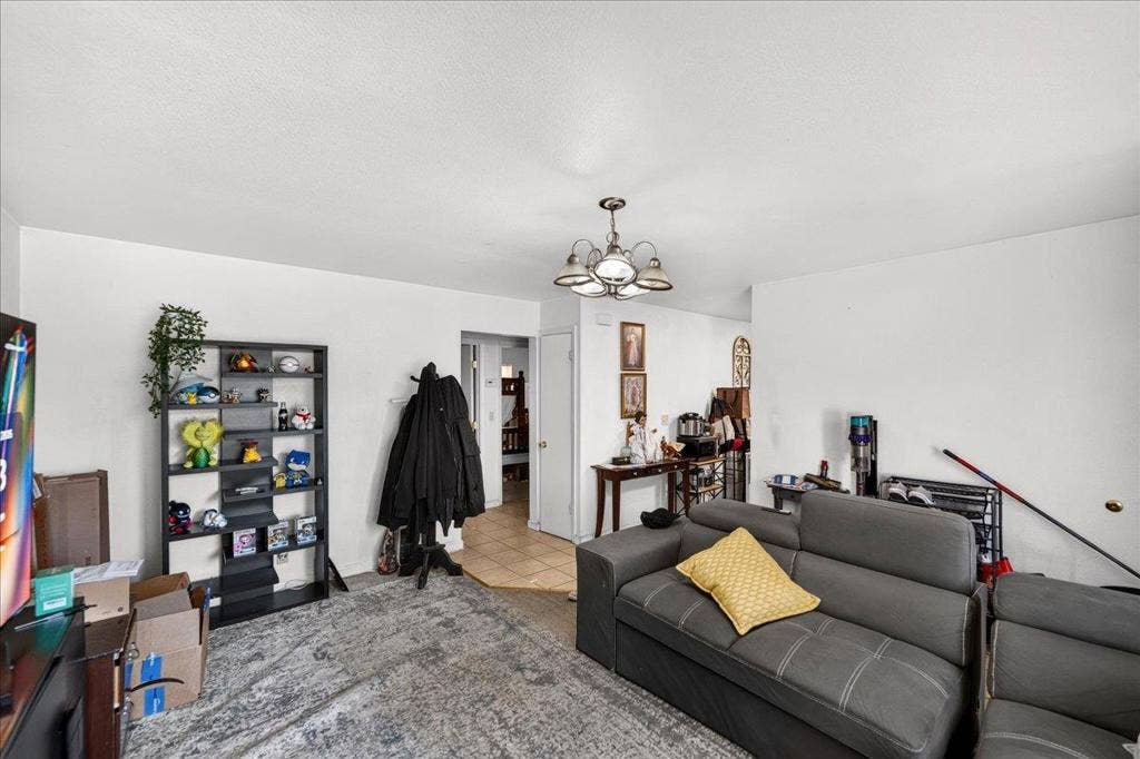 5601 Hoffman Court, San Jose, CA 95118 5601 Hoffman Court, San Jose, CA 95118