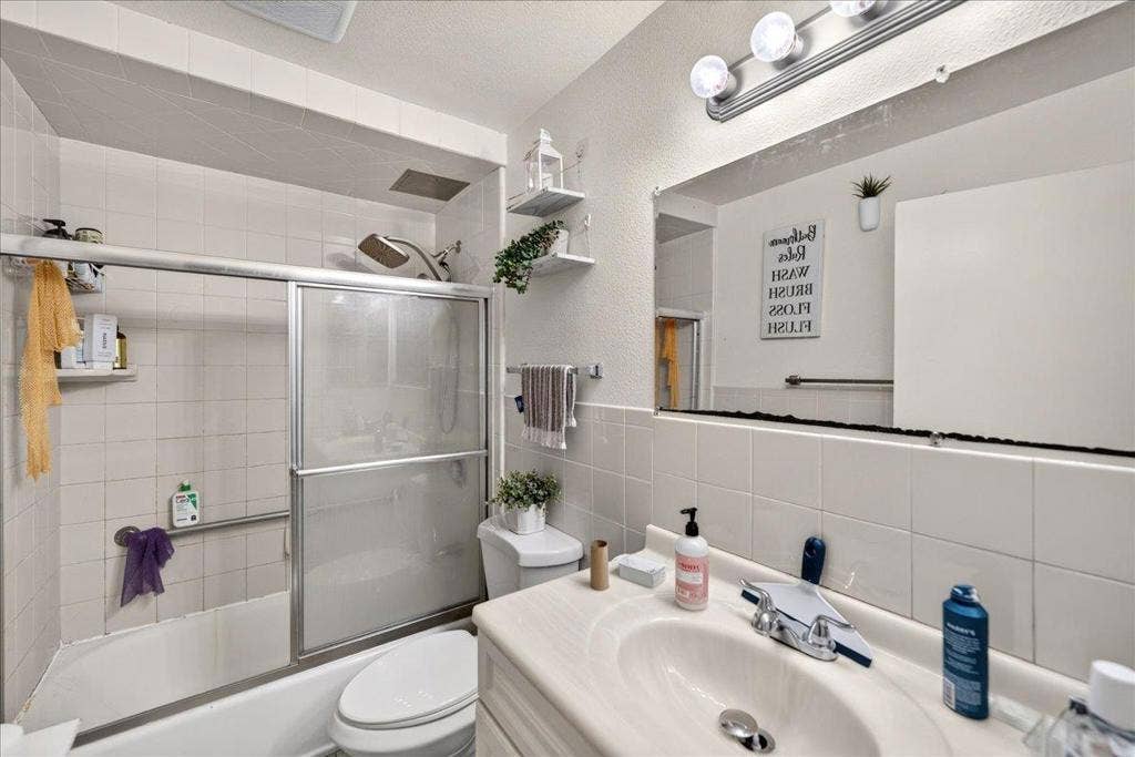 5601 Hoffman Court, San Jose, CA 95118 5601 Hoffman Court, San Jose, CA 95118