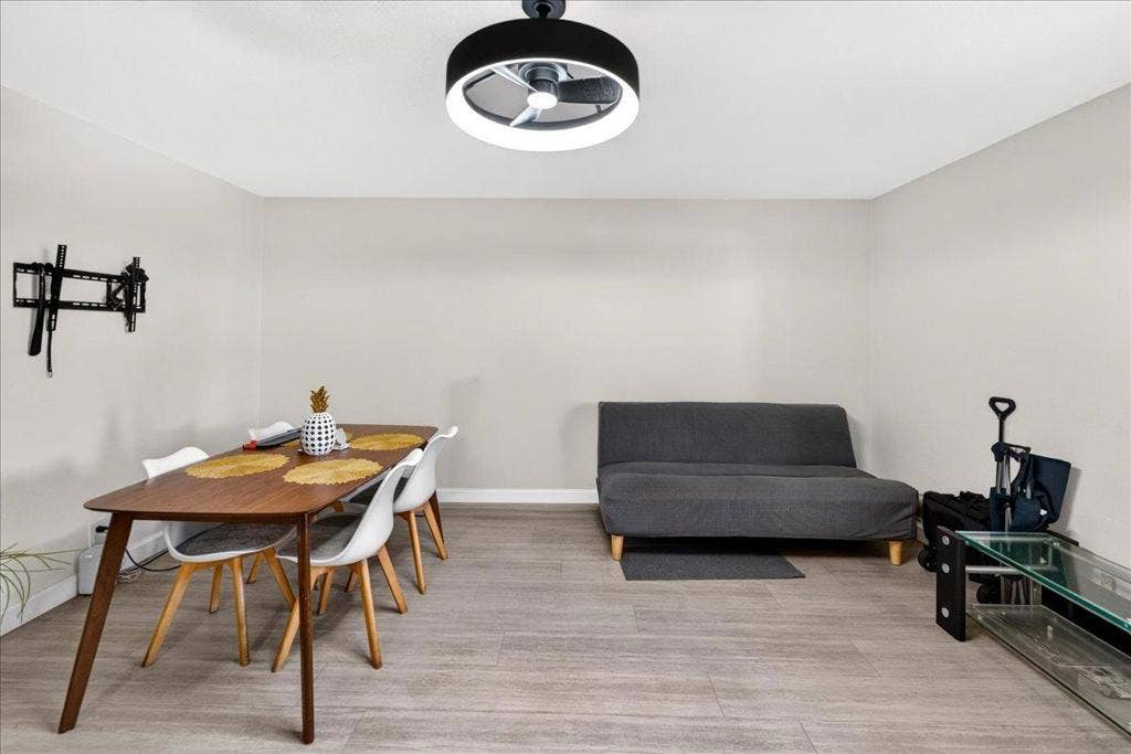 5601 Hoffman Court, San Jose, CA 95118 5601 Hoffman Court, San Jose, CA 95118