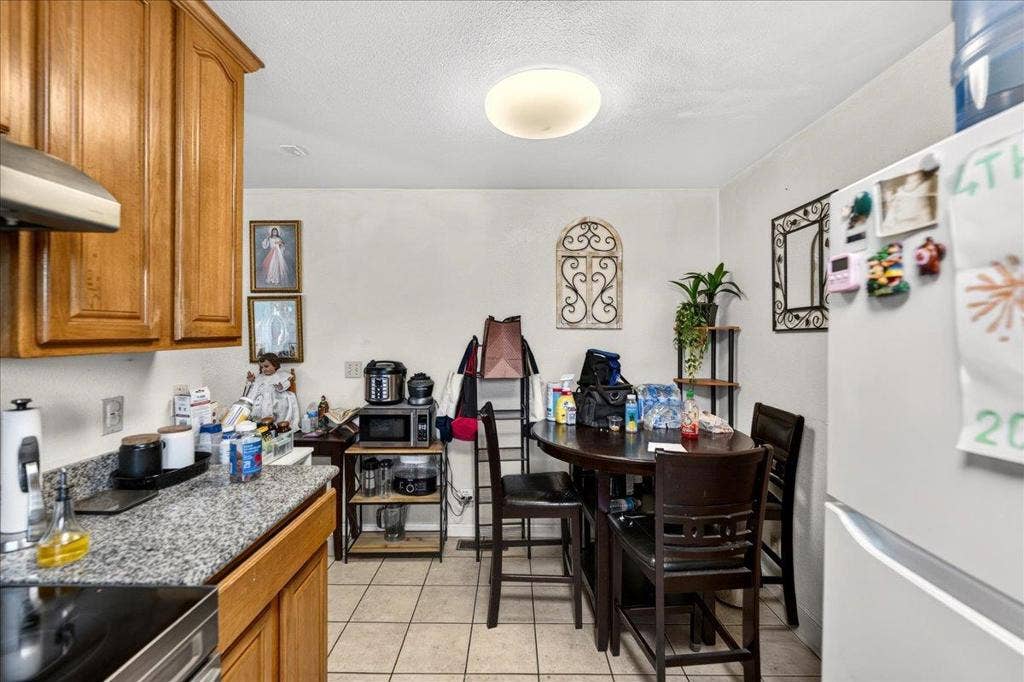 5601 Hoffman Court, San Jose, CA 95118 5601 Hoffman Court, San Jose, CA 95118