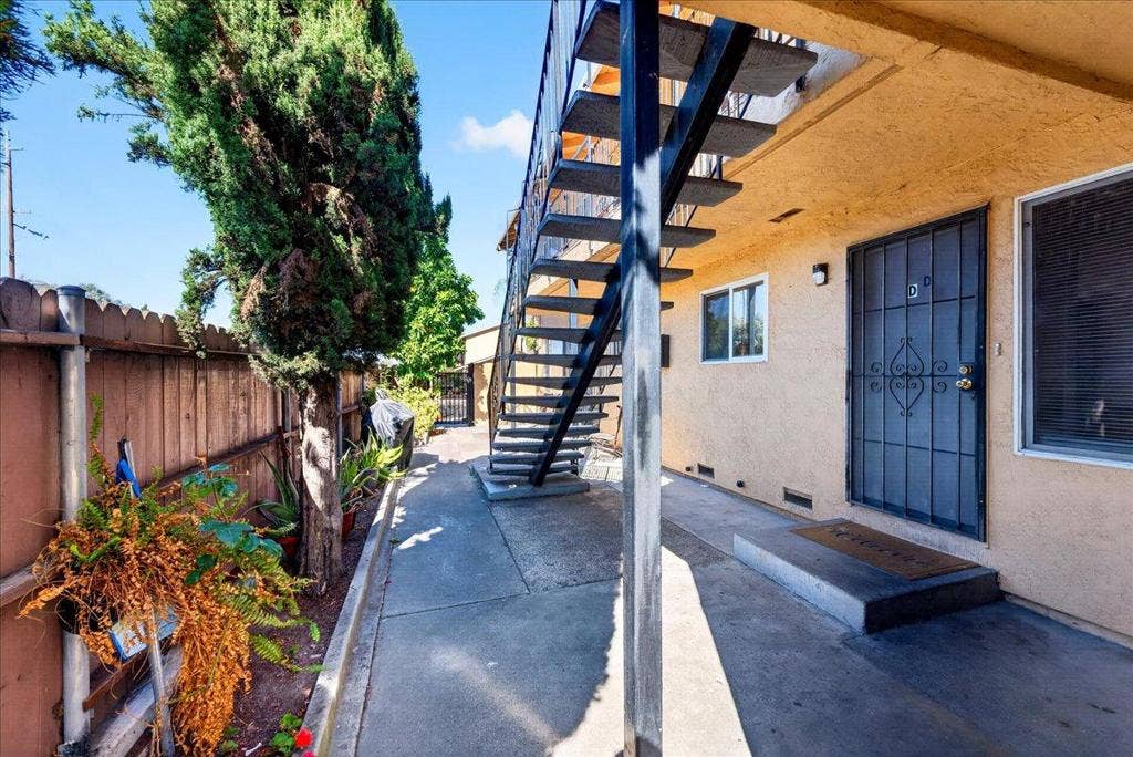 5601 Hoffman Court, San Jose, CA 95118 5601 Hoffman Court, San Jose, CA 95118