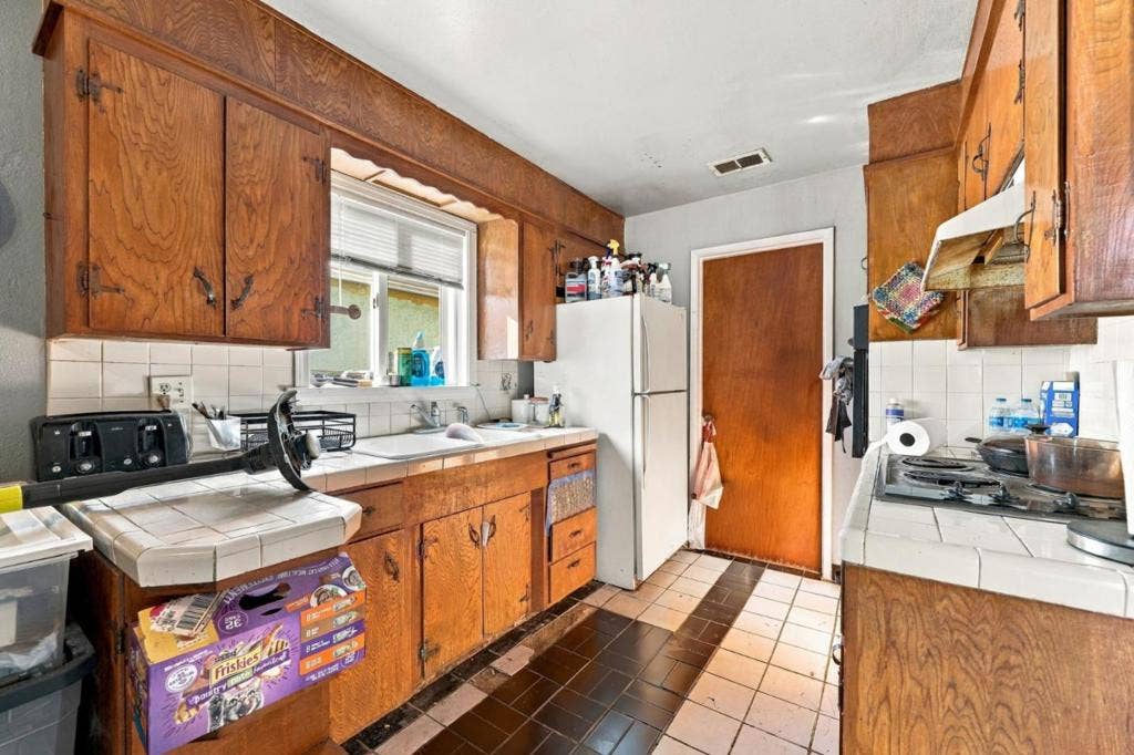 1643 Stardust Court, Santa Clara, CA 95050 1643 Stardust Court, Santa Clara, CA 95050