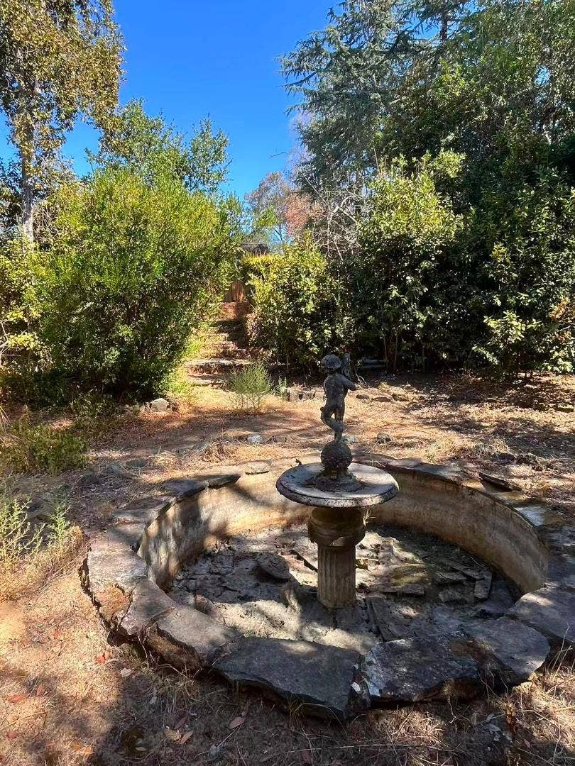 17135 Summit Way, Los Gatos, CA 95030 17135 Summit Way, Los Gatos, CA 95030