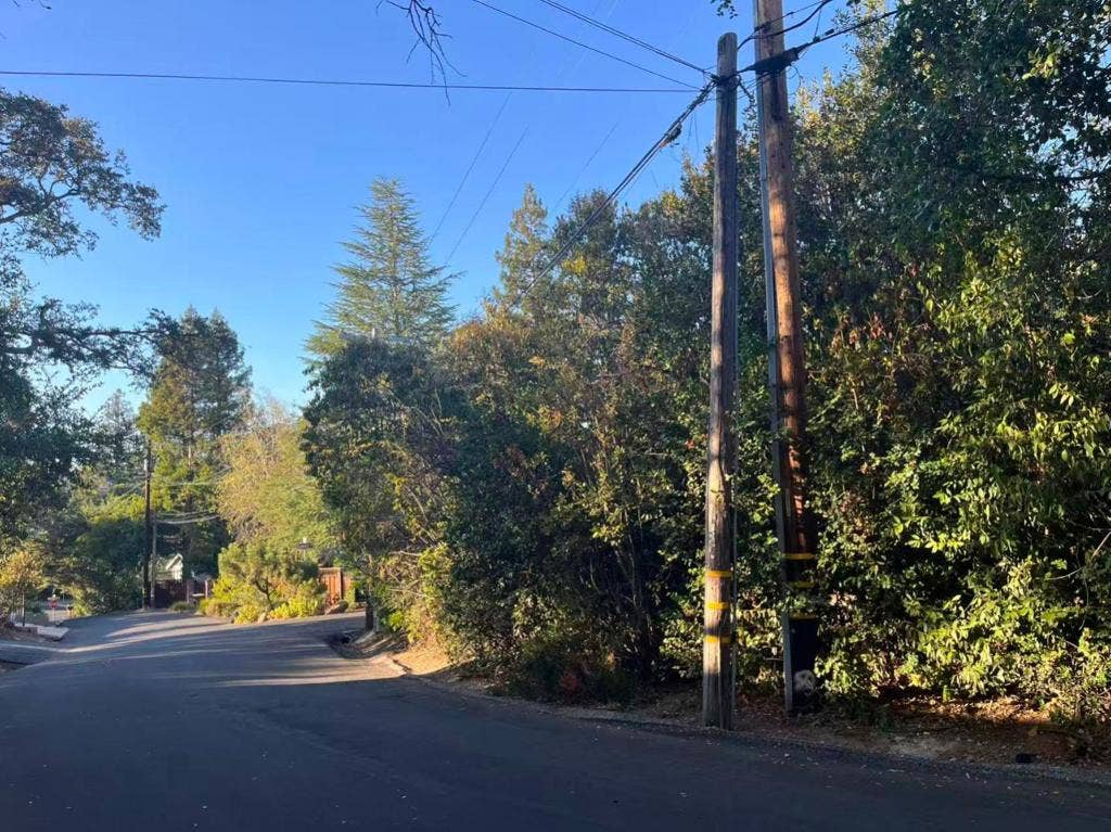 17135 Summit Way, Los Gatos, CA 95030 17135 Summit Way, Los Gatos, CA 95030