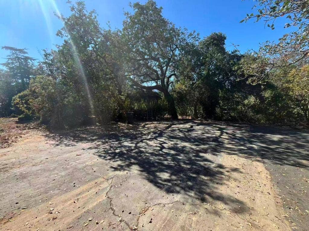 17135 Summit Way, Los Gatos, CA 95030 17135 Summit Way, Los Gatos, CA 95030