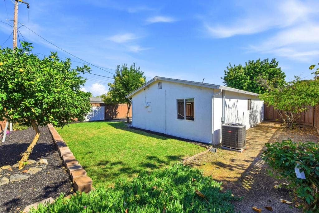 4147 Mira Loma Way, San Jose, CA 95111 4147 Mira Loma Way, San Jose, CA 95111