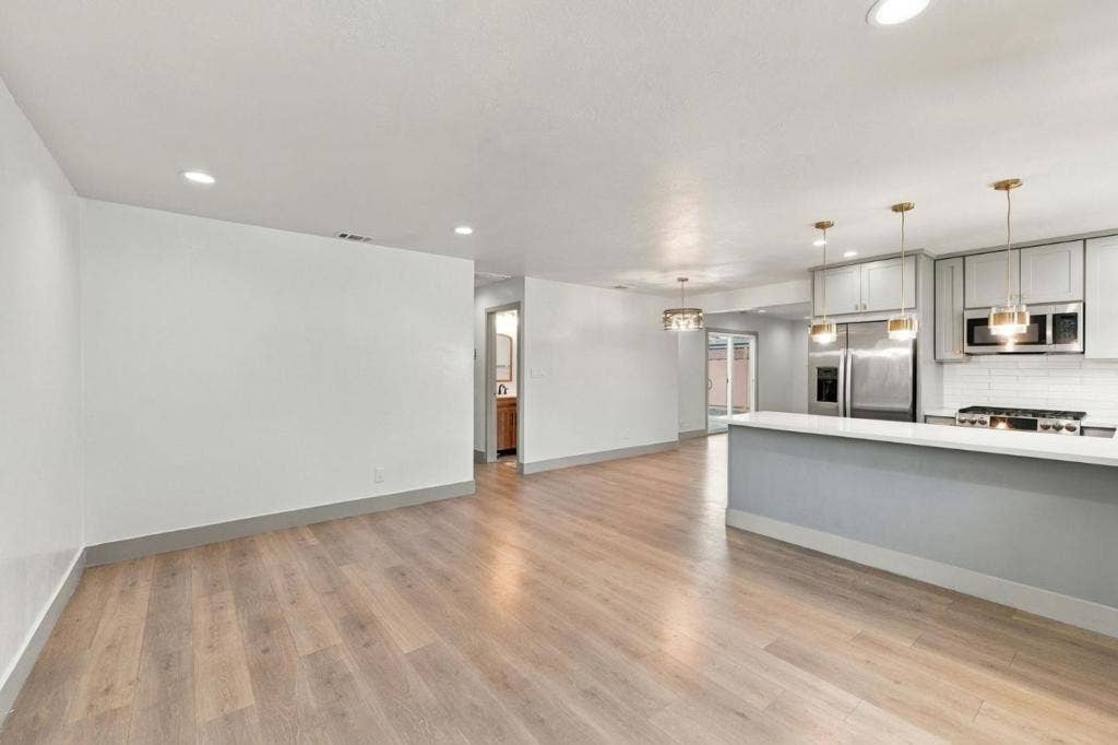 4147 Mira Loma Way, San Jose, CA 95111 4147 Mira Loma Way, San Jose, CA 95111