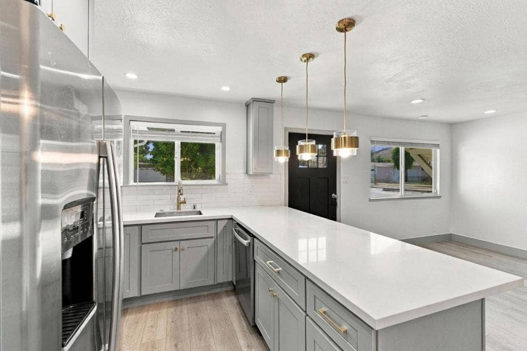 4147 Mira Loma Way, San Jose, CA 95111 4147 Mira Loma Way, San Jose, CA 95111