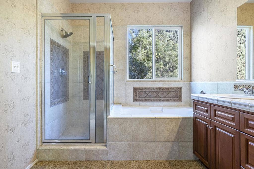 4129 W Cherry Tree Lane, Fresno, CA 93722 4129 W Cherry Tree Lane, Fresno, CA 93722