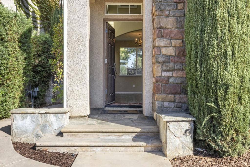 4129 W Cherry Tree Lane, Fresno, CA 93722 4129 W Cherry Tree Lane, Fresno, CA 93722