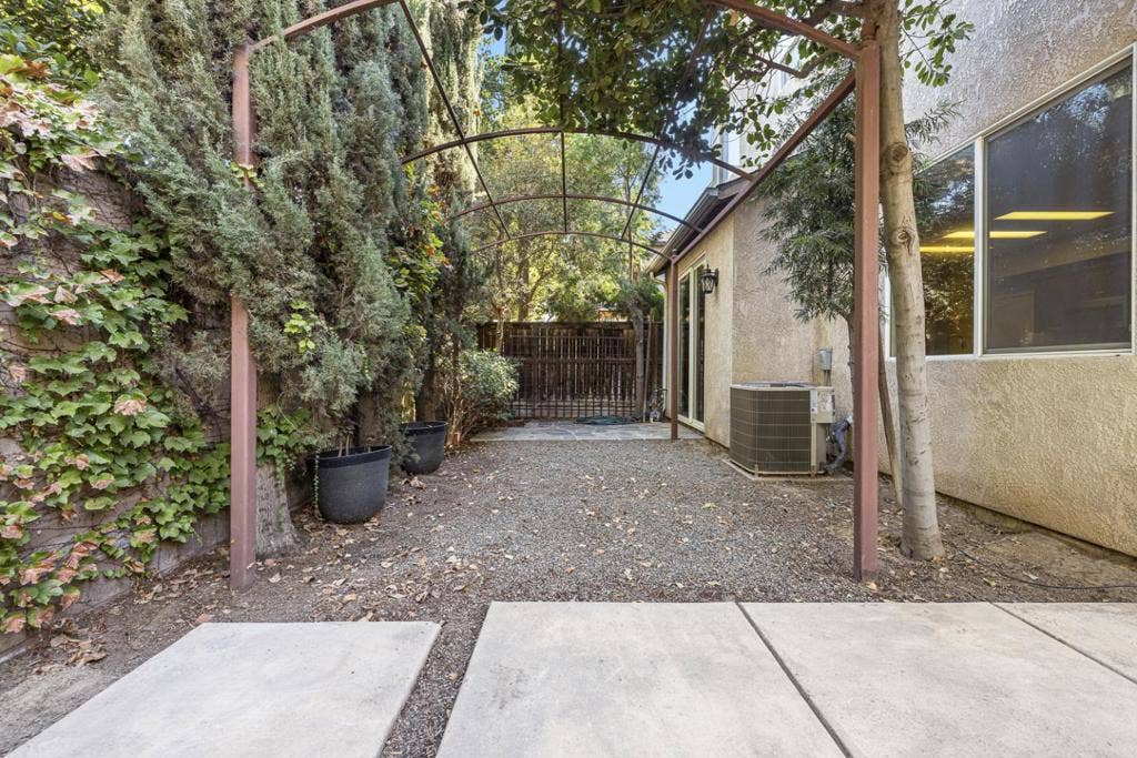 4129 W Cherry Tree Lane, Fresno, CA 93722 4129 W Cherry Tree Lane, Fresno, CA 93722