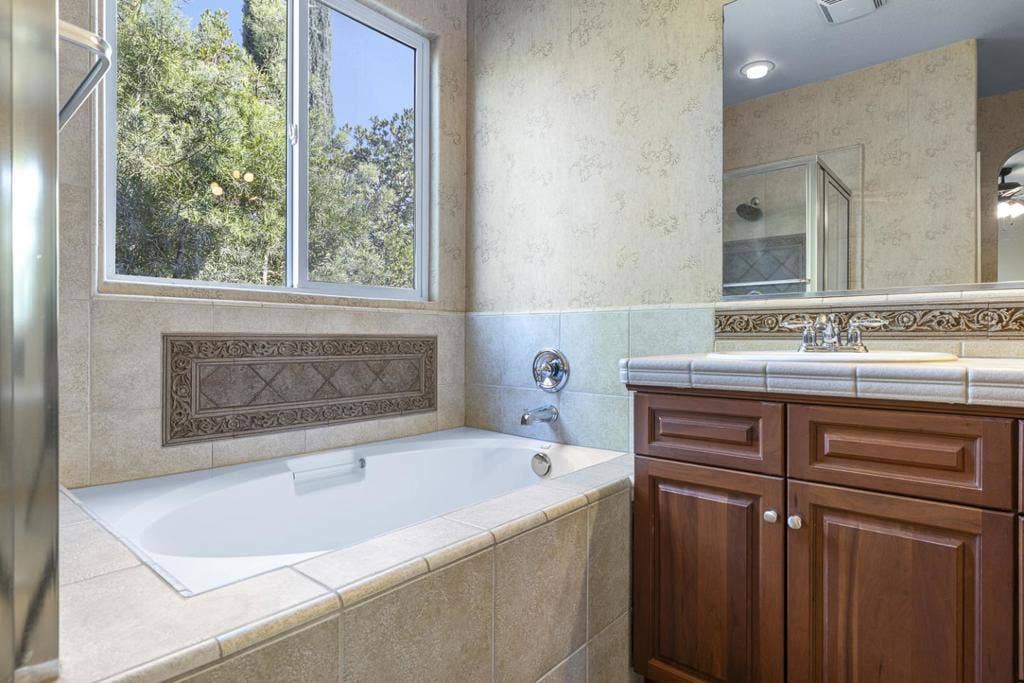 4129 W Cherry Tree Lane, Fresno, CA 93722 4129 W Cherry Tree Lane, Fresno, CA 93722