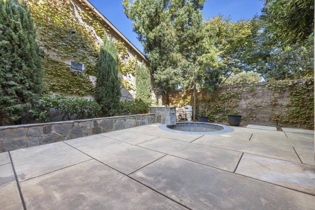 4129 W Cherry Tree Lane, Fresno, CA 93722 4129 W Cherry Tree Lane, Fresno, CA 93722