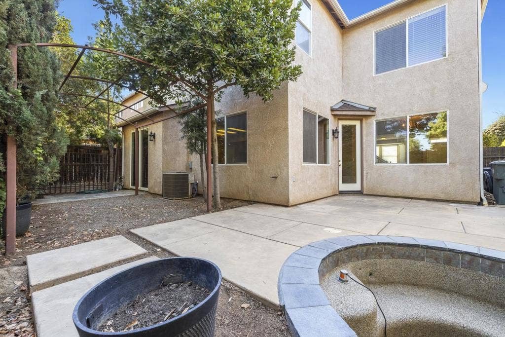 4129 W Cherry Tree Lane, Fresno, CA 93722 4129 W Cherry Tree Lane, Fresno, CA 93722