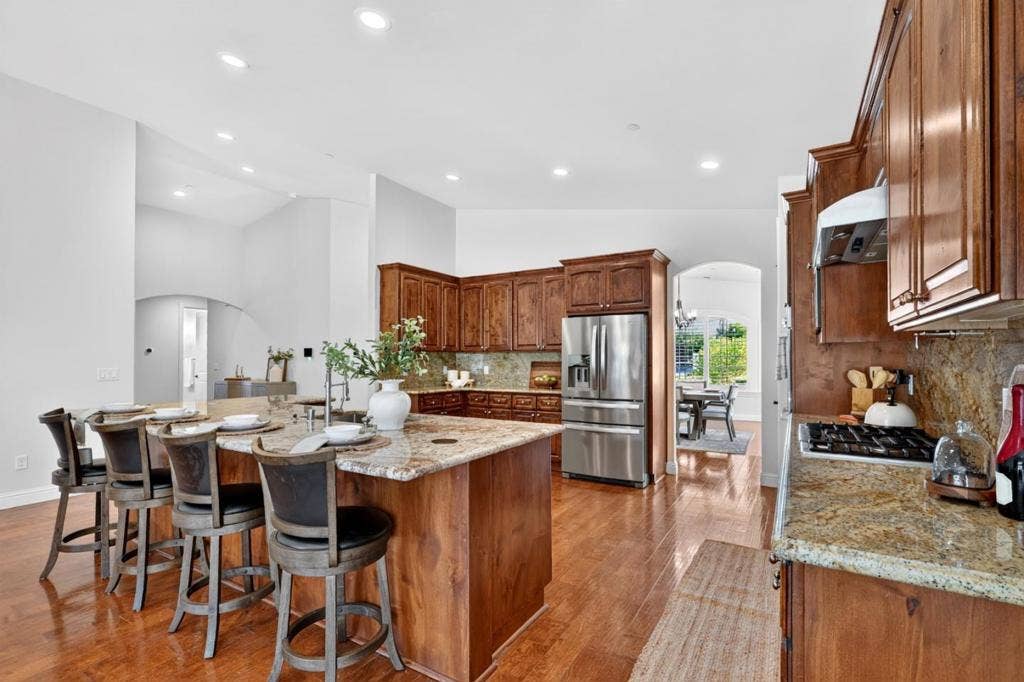 20 Tyler Court, Hollister, CA 95023 20 Tyler Court, Hollister, CA 95023