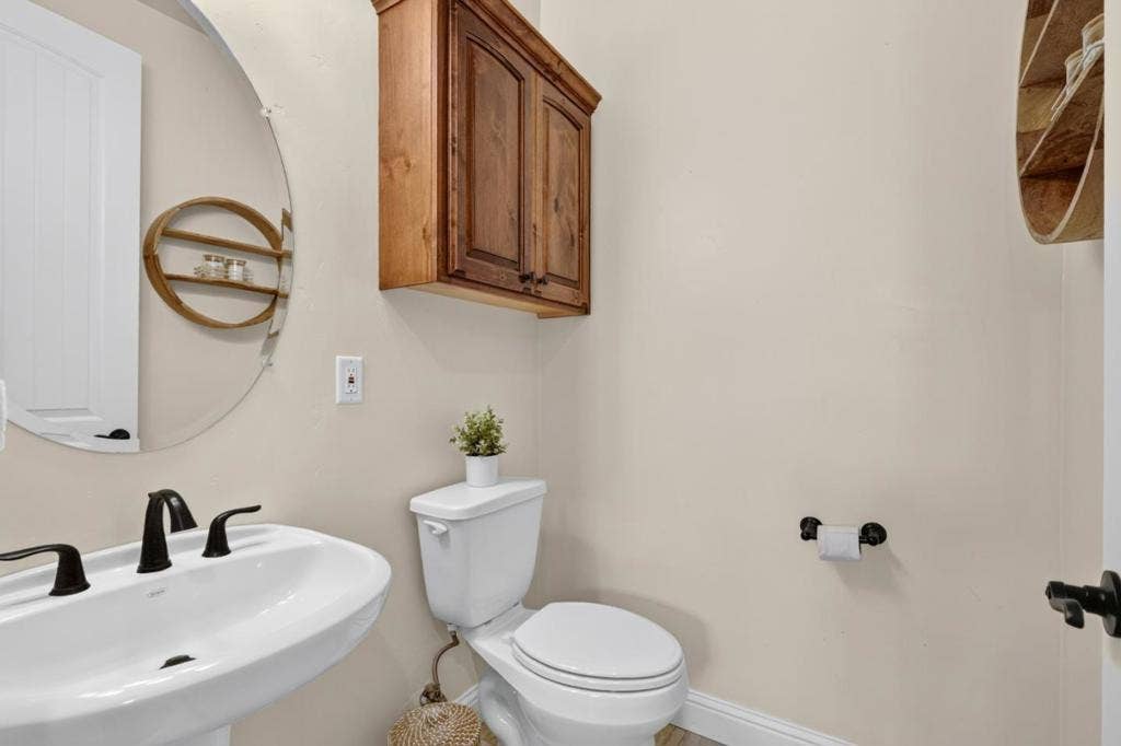 20 Tyler Court, Hollister, CA 95023 20 Tyler Court, Hollister, CA 95023