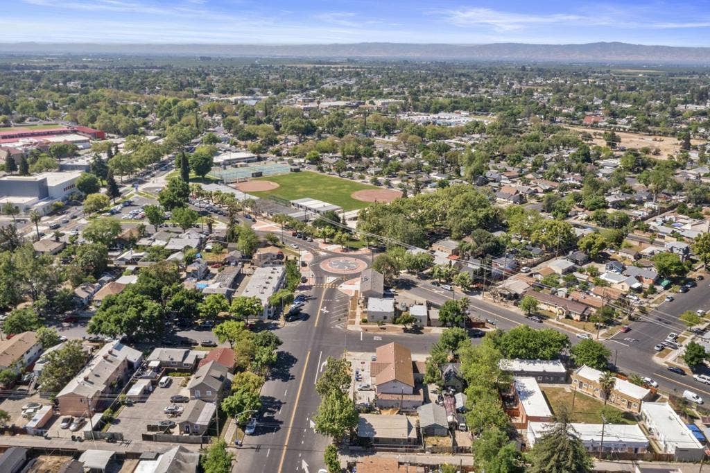 Modesto, CA 95351 Modesto, CA 95351