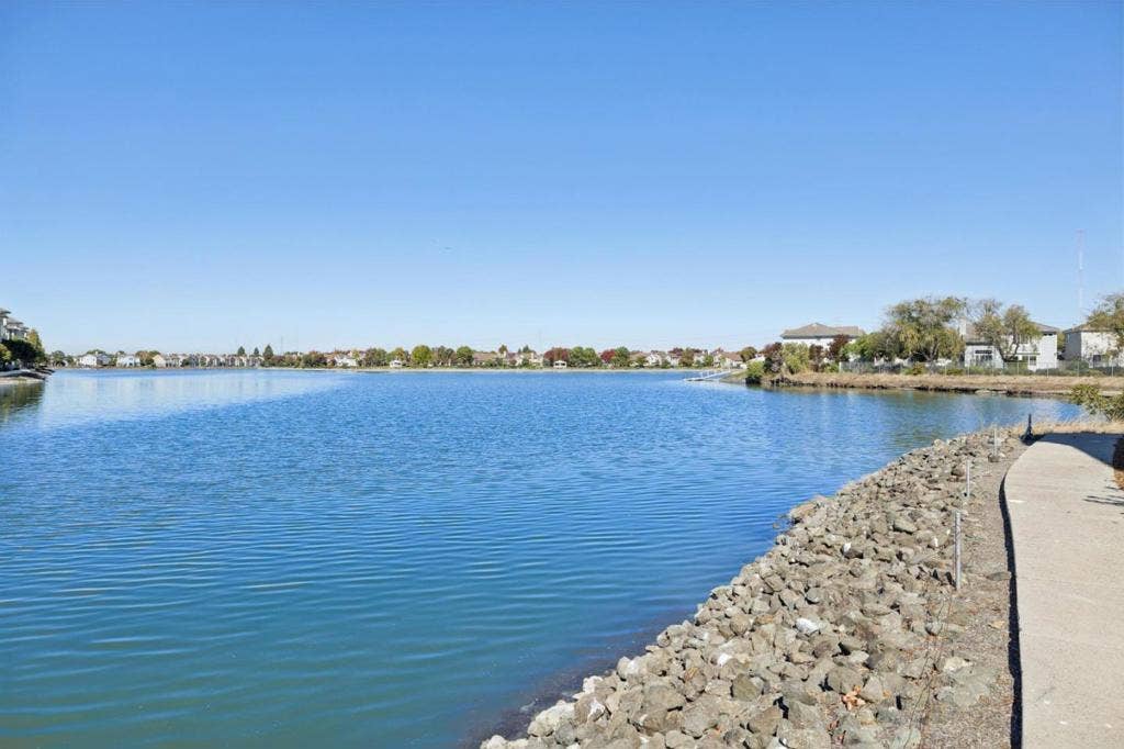 802 Intrepid Lane, Redwood City, CA 94065 802 Intrepid Lane, Redwood City, CA 94065
